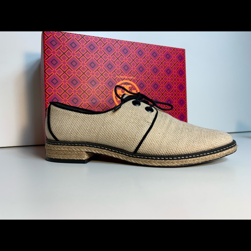 Tory Burch Ivory Linen Oxfords Navy Trim 10
